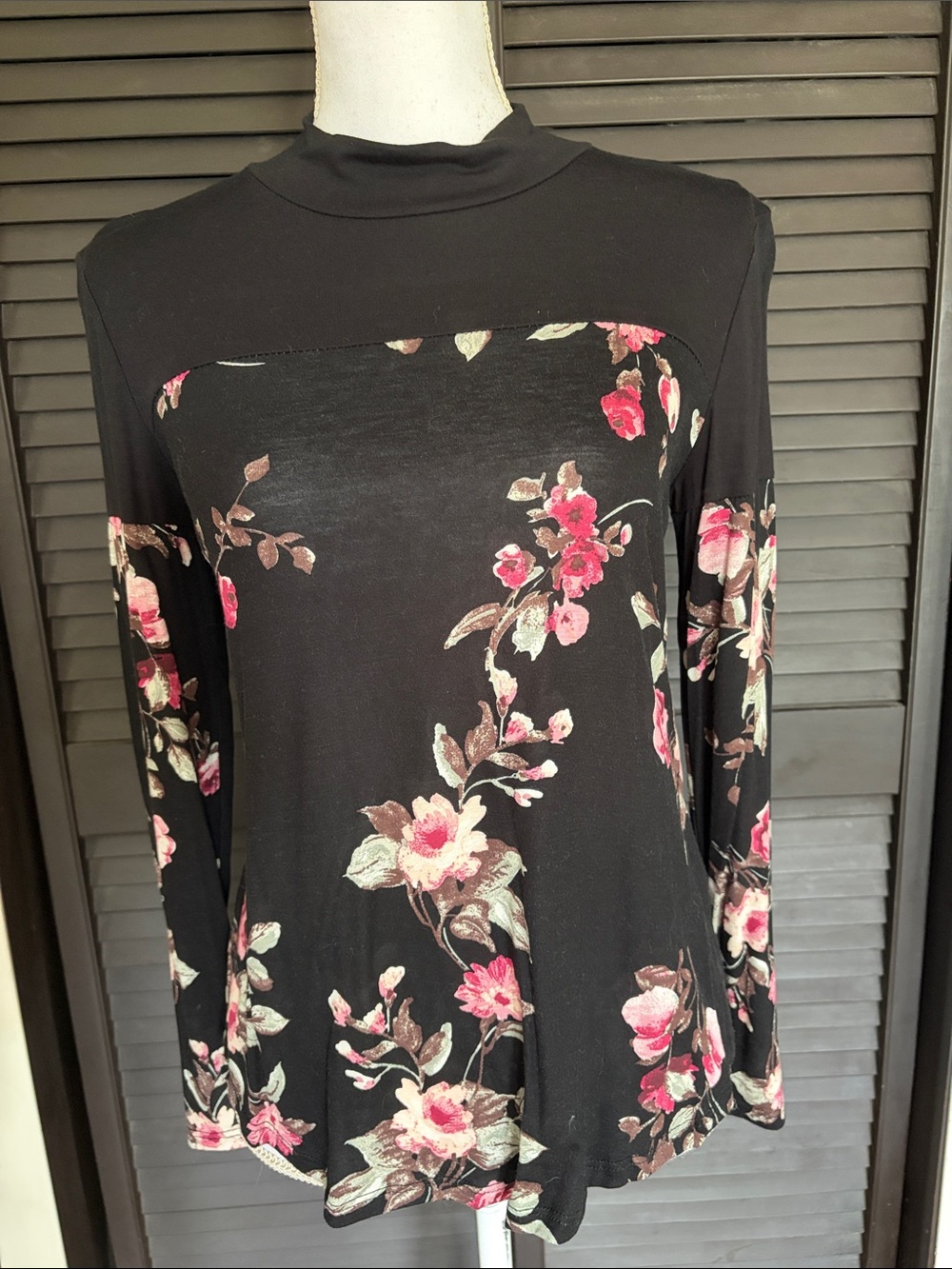 Maurices Black Floral Long Sleeve Top